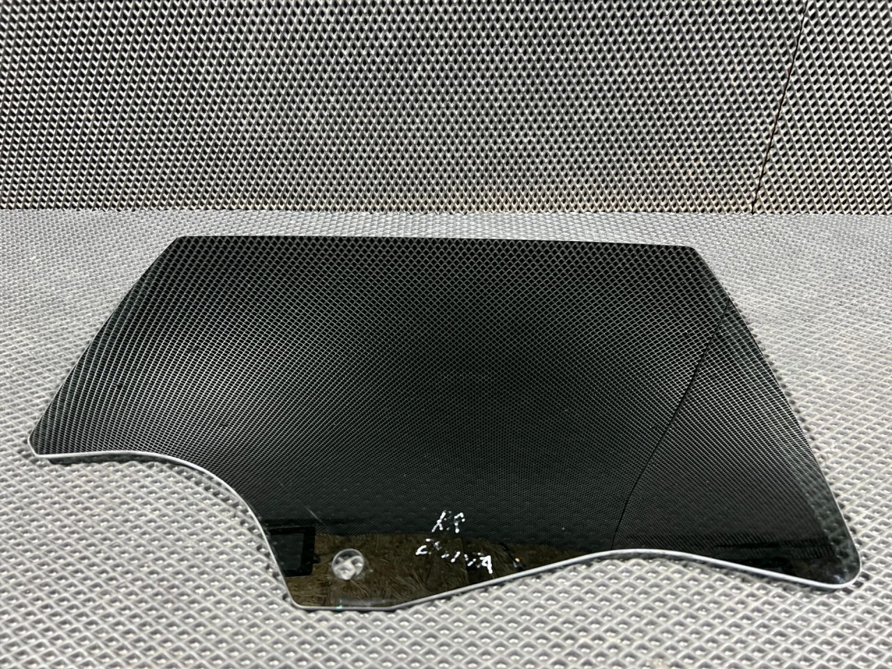 стекло двери задней правой Buick Envista 1 поколение 2024, 1.2 л., бензин, АКПП, внедорожник 5 дв. - фото №1