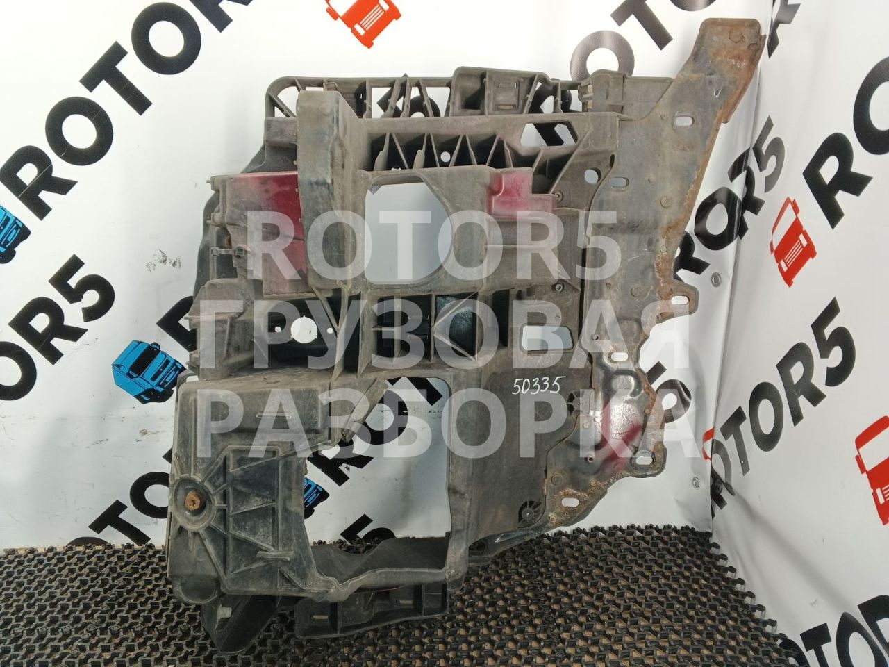 кронштейн крепления фары правый MAN TGX 1 поколение 2014, 12.4 л., D 2676 LF 26, дизель, АКПП, красный, 3200101171142200100 - фото №1