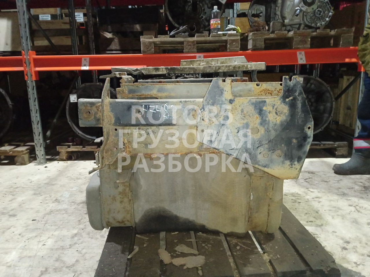 кронштейн глушителя DAF CF-series 1 поколение 2009, АКПП - фото №1