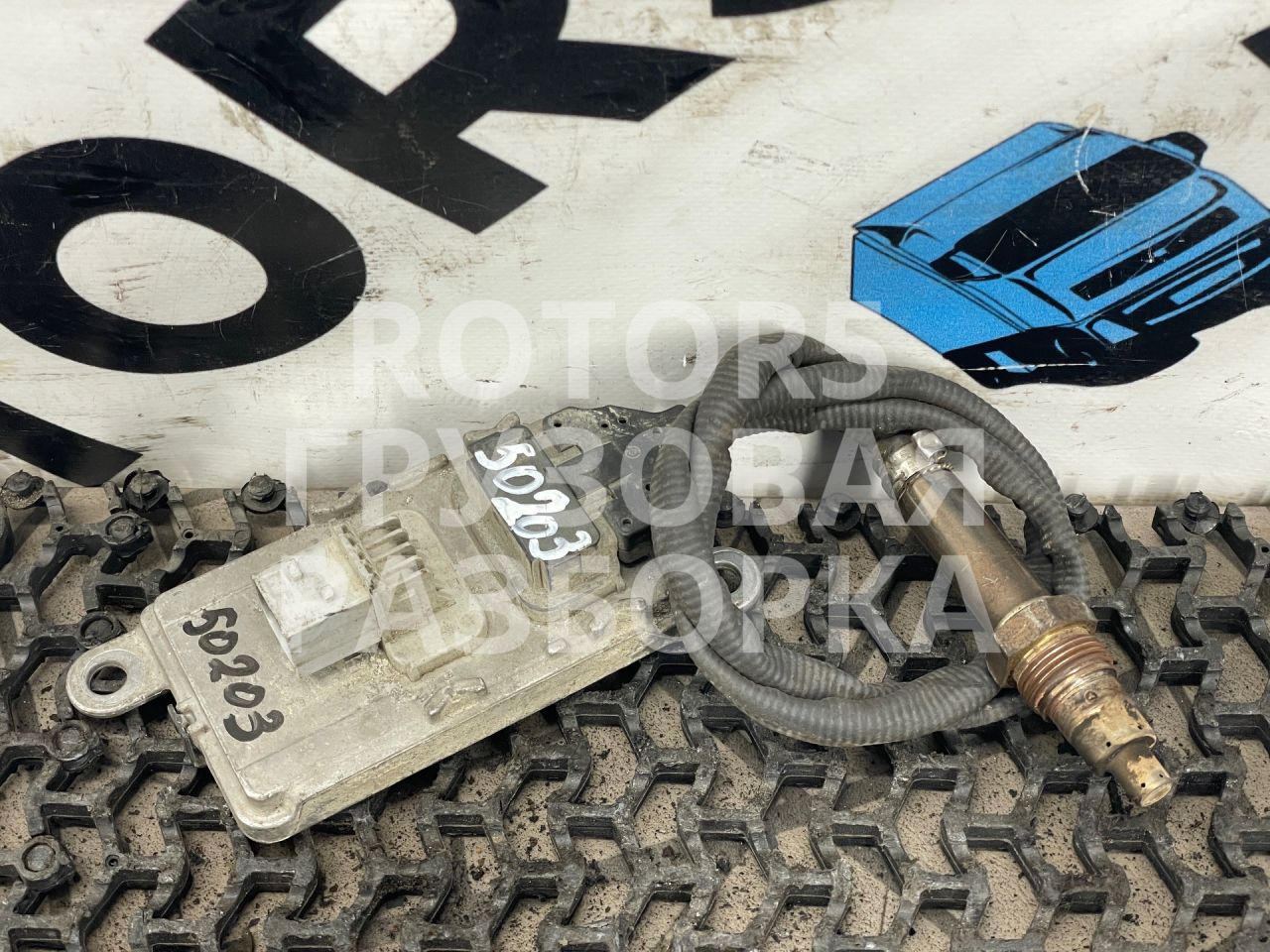 Датчик NOx MAN TGX 1 поколение 2019, 12.4 л., D 2676 LF 51, дизель, 51154080019 - фото №1