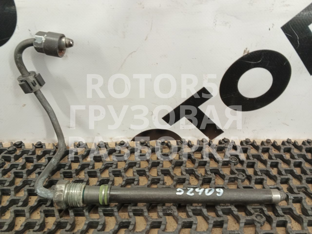 трубка топливная DAF CF-series 1 поколение 2018, 10.8 л., MX-11 330, дизель, АКПП, красный - фото №1