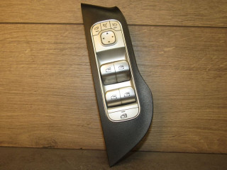 кнопка стеклоподъемника двери передней левой Mercedes-Benz GLE V167 [рестайлинг] 2024, A1679059903