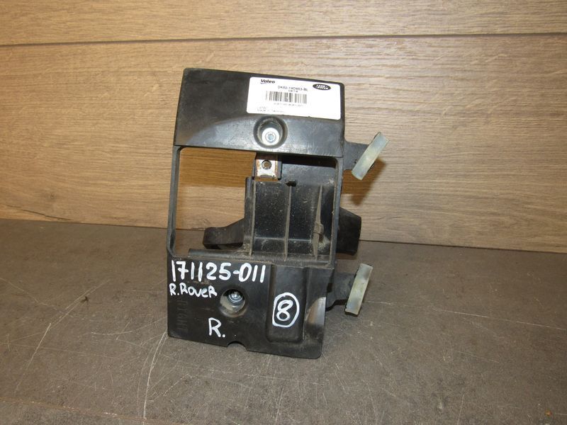 кронштейн (крепление) Land Rover Range Rover 4 поколение 2016, 3.0 л., дизель, DK52-14D453-BL - фото №1