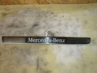 накладка на порог внутренняя Mercedes-Benz GLE V167 2021, 2.0 л., дизель, A1676861300