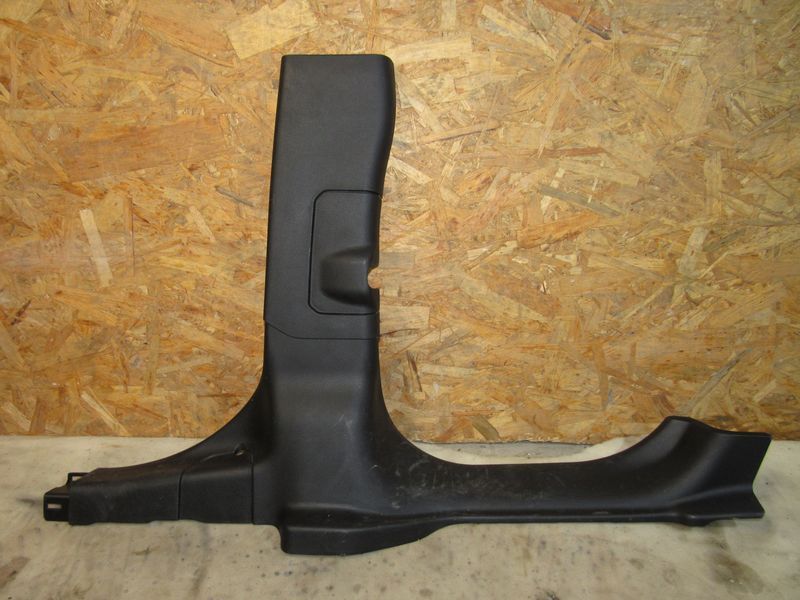 обшивка стойки центральной правой Jeep Wrangler 4 поколение 2021 - фото №1