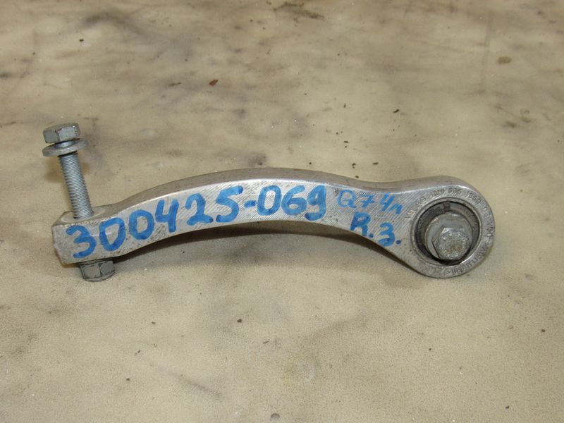 рычаг задний правый Audi Q7 4M 2017, 4M0505465D - фото №1