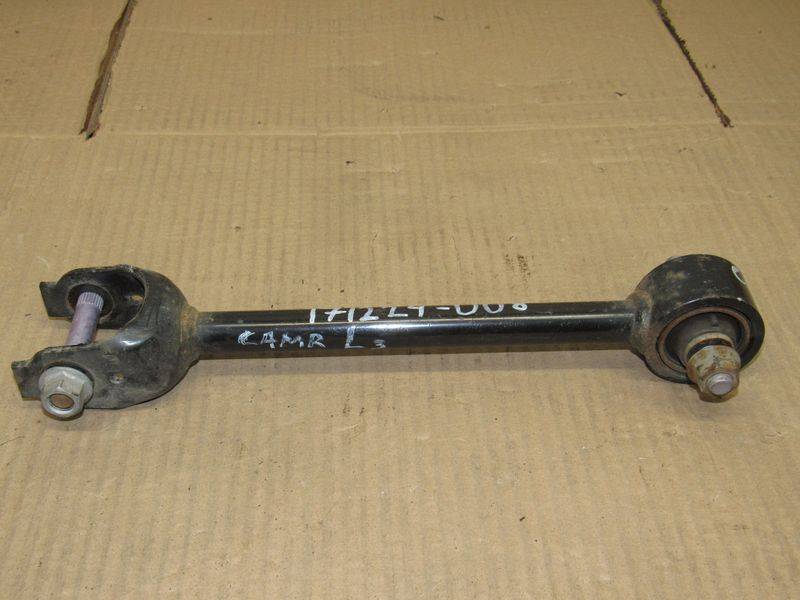 рычаг задний левый Toyota Camry 9 поколение XV70 (2017 - 2021) - фото №1