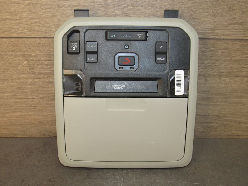 фонарь салона (плафон) Toyota Tundra 3 поколение XK70 2024, 3.5 л., бензин - фото №1