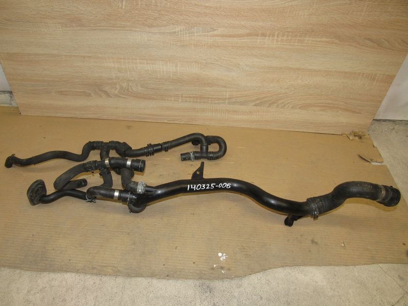 патрубок радиатора Audi A4 B8/8K 2009, 2.0 л., дизель, 8K0121101P, 03L121071 - фото №1