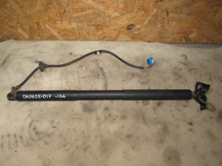 амортизатор крышки багажника (3-5 двери) Mercedes-Benz GL-Класс X166 2014, A1668901230