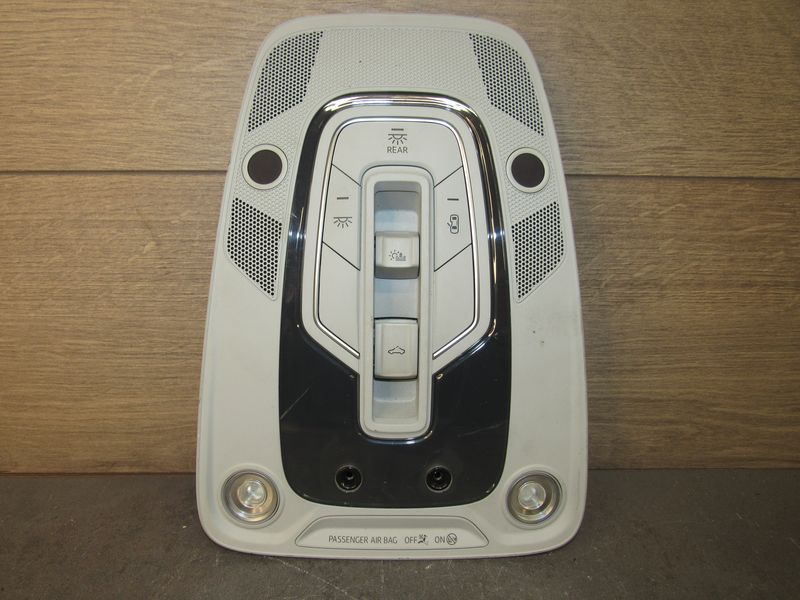 фонарь салона (плафон) Audi Q7 4M 2016, 3.0 л., дизель, 4M0947135AB - фото №1