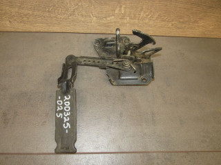 захватный крюк капота Audi A6 4B/C5 1999, 4B0823480E