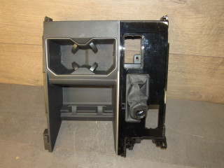 Декоративная накладка центральной консоли Toyota Tundra 3 поколение XK70 2024, 3.5 л., бензин