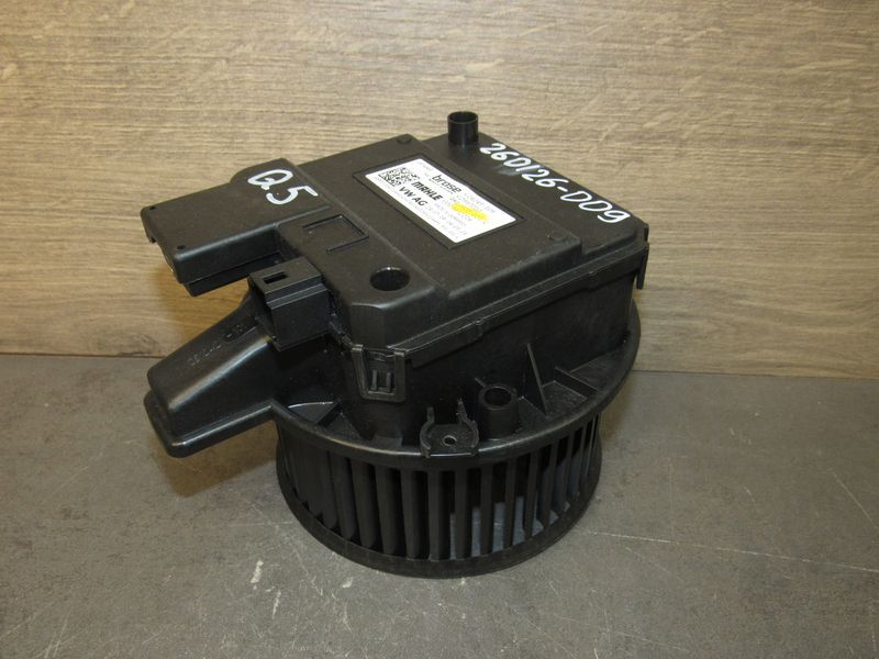 моторчик печки Audi Q5 FY 2019, 4M1820021C - фото №1