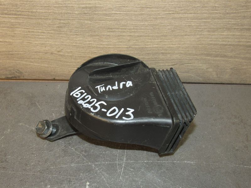 сигнал (клаксон) Toyota Tundra 3 поколение XK70 2024, 3.5 л., бензин, 86510-0E040 - фото №1