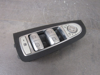 кнопка стеклоподъемника двери передней левой Mercedes-Benz C-Класс W205/S205/C205 2016, A2139050000