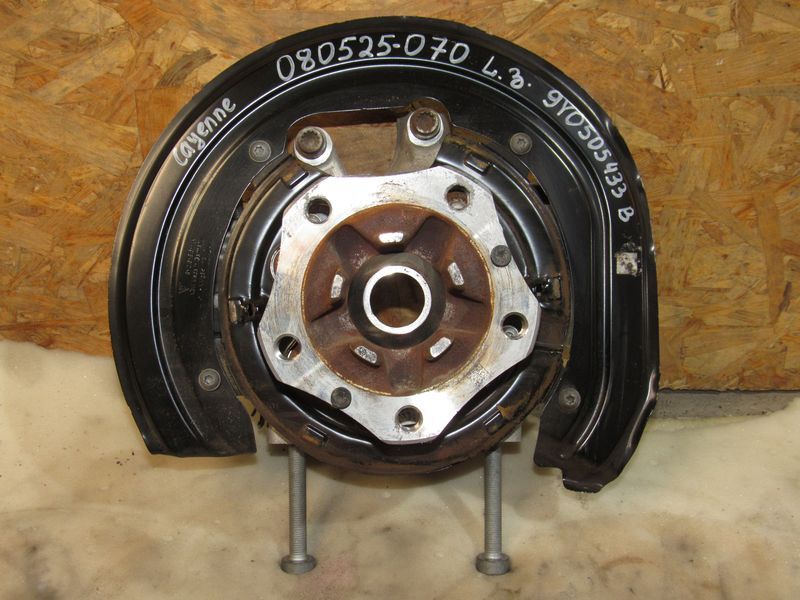 ступица задняя левая Porsche Cayenne PO536 2024, 3.0 л., гибрид, 9Y0505433B - фото №1