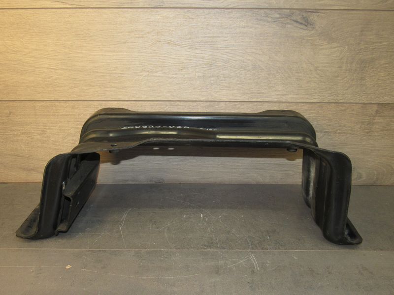 кронштейн КПП Mercedes-Benz GL-Класс X166 2014, 4.7 л., бензин, A1662401102 - фото №1