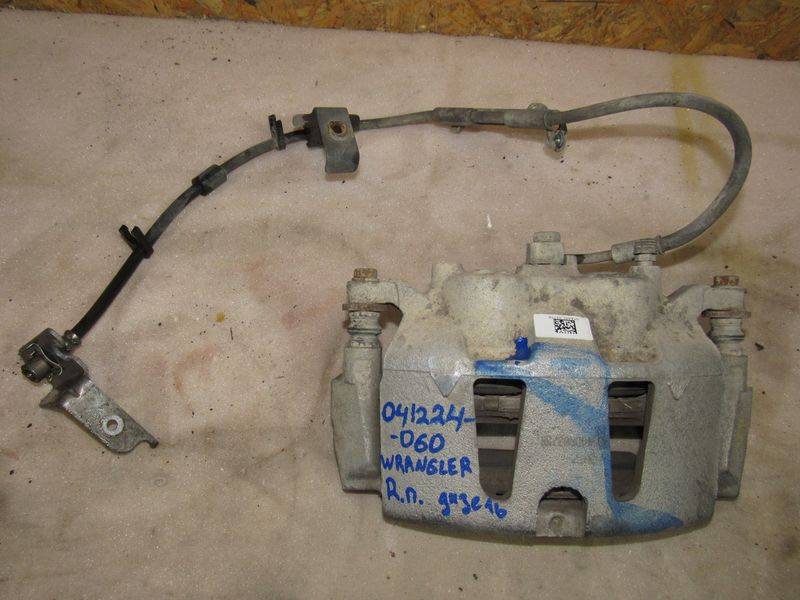 суппорт передний правый Jeep Wrangler 4 поколение 2019, 2.0 л., бензин - фото №1