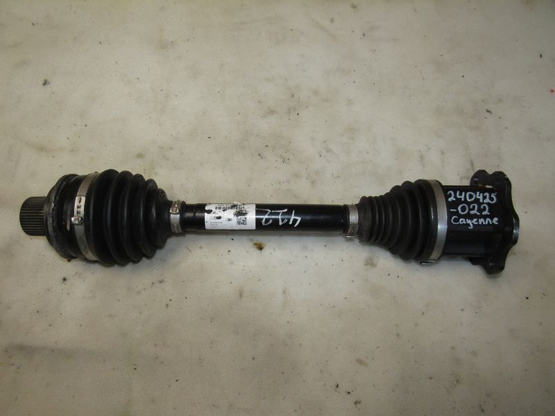 полуось передняя левая (приводной вал, ШРУС) Porsche Cayenne PO536 2024, 3.0 л., гибрид, 4M4407271H - фото №1
