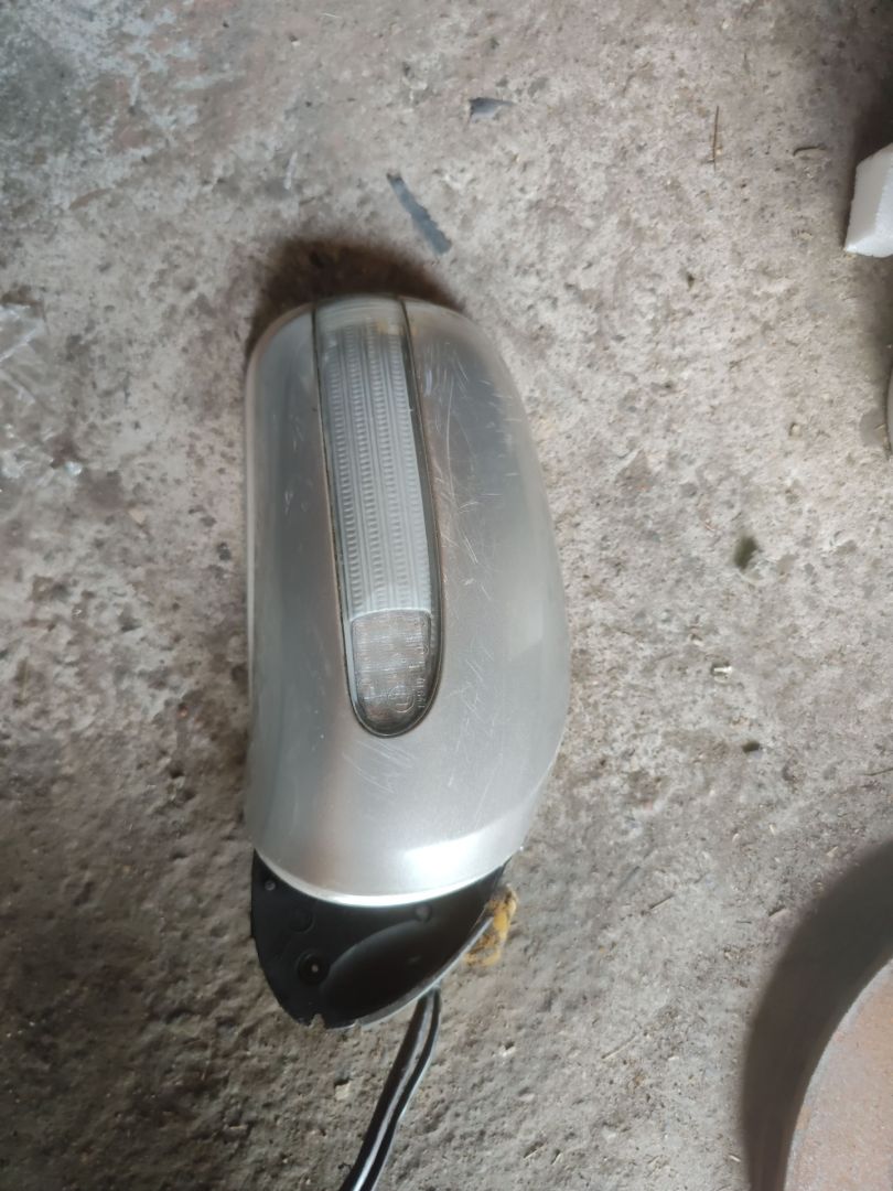 зеркало наружное правое Mercedes-Benz S-Класс W220 2002, 3.2 л., дизель, АКПП, серебристый металлик, седан, задний привод - фото №1