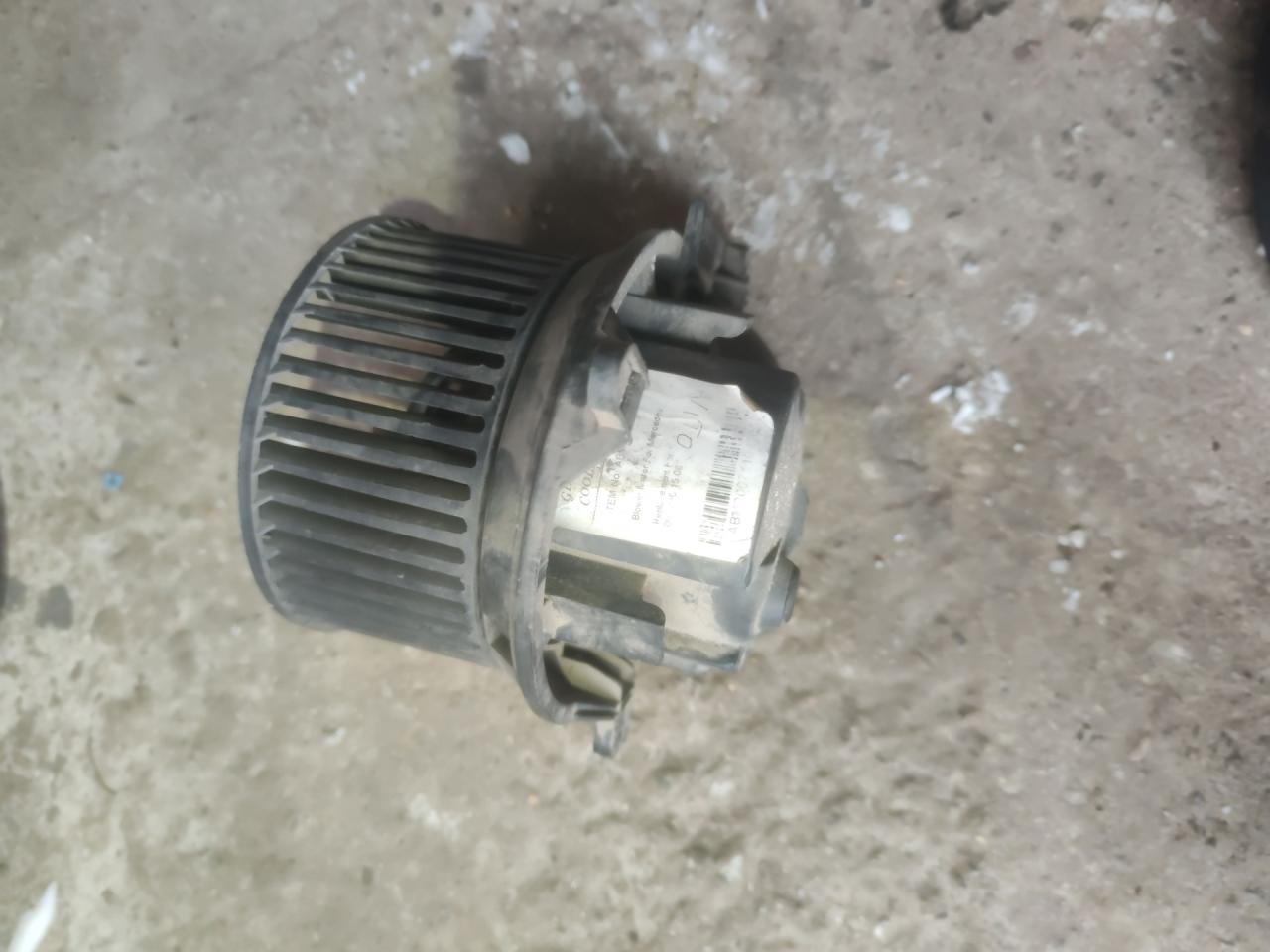 моторчик печки Mercedes-Benz Vito W638 (1996 - 2003), 2.3 л., D, дизель - фото №1