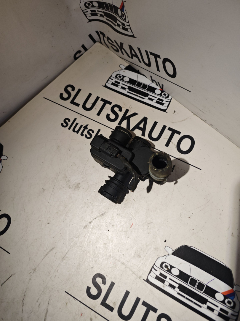 кран отопителя (печки) Mercedes-Benz E-Класс W211/S211 W211 2003, 2.7 л., дизель, 6МКПП, серебристый металлик, седан, задний привод - фото №1