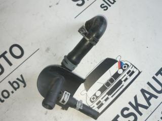 фланец (тройник) системы охлаждения Mercedes-Benz CLK-Класс W208/A208 [рестайлинг] A208 2000, 3.2 л., бензин, АКПП, синий, кабриолет, задний привод, правый руль