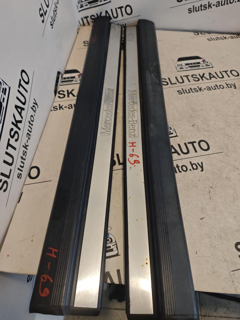 накладка на порог внутренняя Mercedes-Benz CLK-Класс W208/A208 A208 1998, 2.0 л., бензин, 5МКПП, синий, купе, задний привод - фото №1