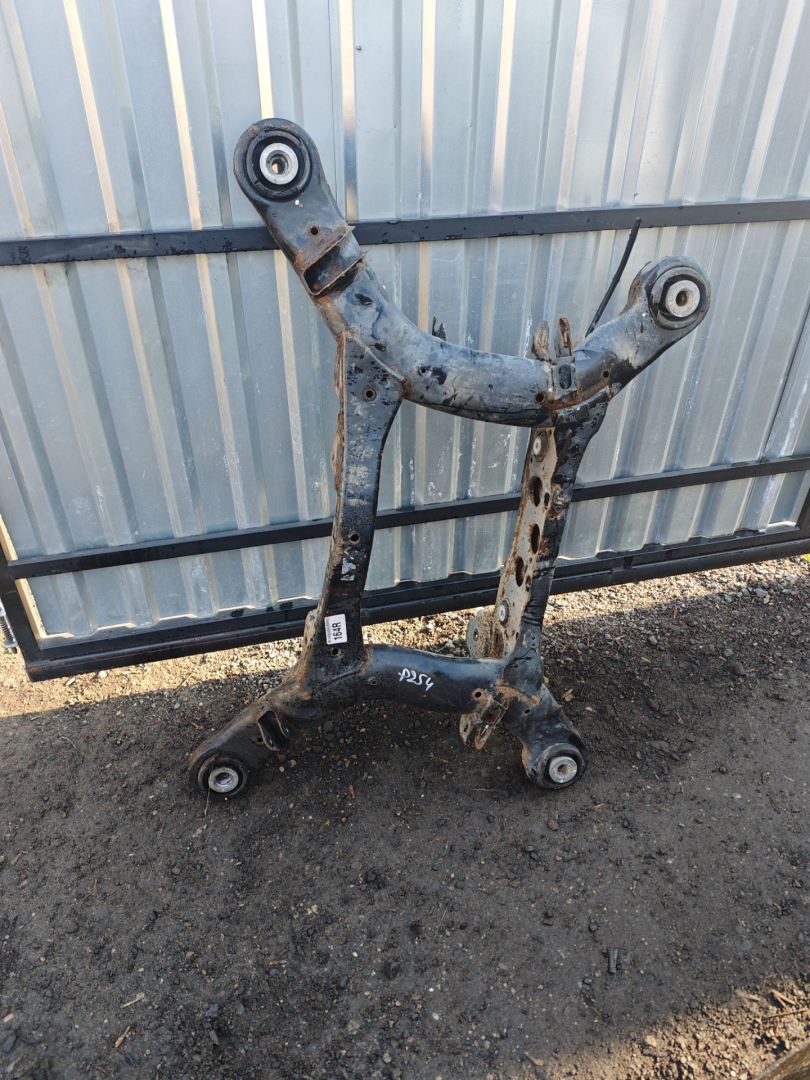 балка подвески задняя Mercedes-Benz GL-Класс X164 W164 2008, 5.0 л., бензин, АКПП, черный, внедорожник 5 дв., полный привод - фото №1