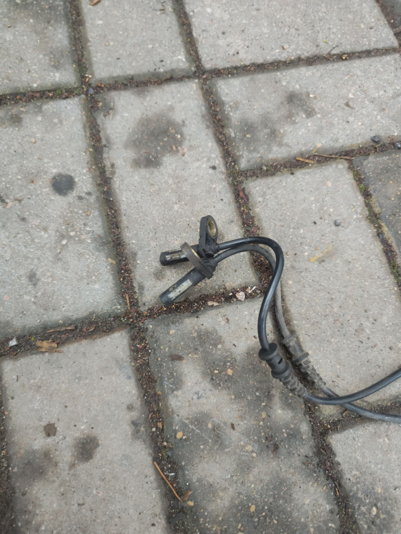 датчик ABS Mercedes-Benz E-Класс W211/S211 W211 2003, 2.7 л., дизель, 6МКПП, серебристый металлик, седан, задний привод - фото №1