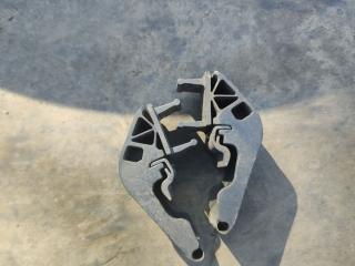 кронштейн радиатора BMW 7 серия E38 [рестайлинг] E38 2000, 2.8 л., бензин, АКПП, зелёный, седан, правый руль