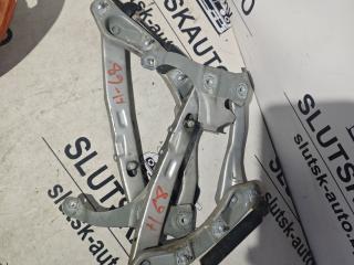 петля капота Mercedes-Benz C-Класс W202/S202 [рестайлинг] 1999, серебристый металлик, задний привод