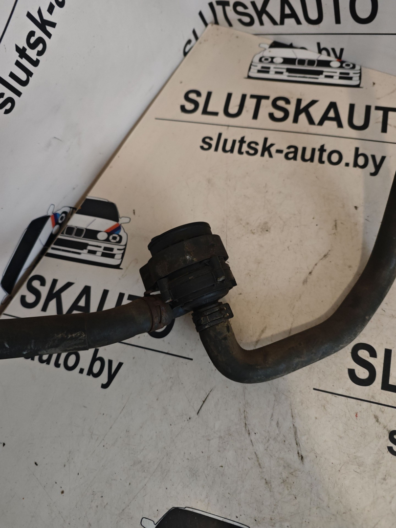 насос антифриза дополнительный Mercedes-Benz E-Класс W211/S211 W211 2003, 2.7 л., дизель, 6МКПП, серебристый металлик, седан, задний привод - фото №1