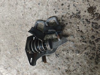 захватный крюк капота BMW 3 серия E90/E91/E92/E93 E90 2004, 2.0 л., дизель, 6МКПП, синий, седан, задний привод
