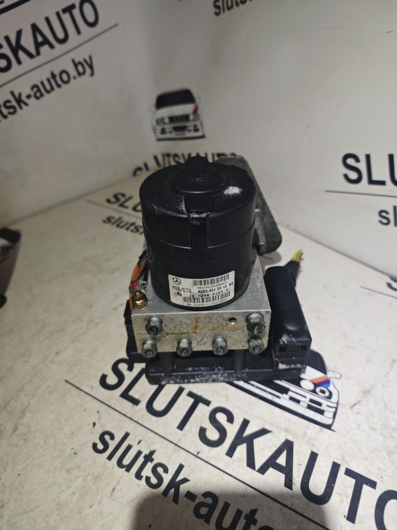 блок ABS Mercedes-Benz CLK-Класс W208/A208 A208 1998, 2.0 л., бензин, 5МКПП, синий, купе, задний привод - фото №1