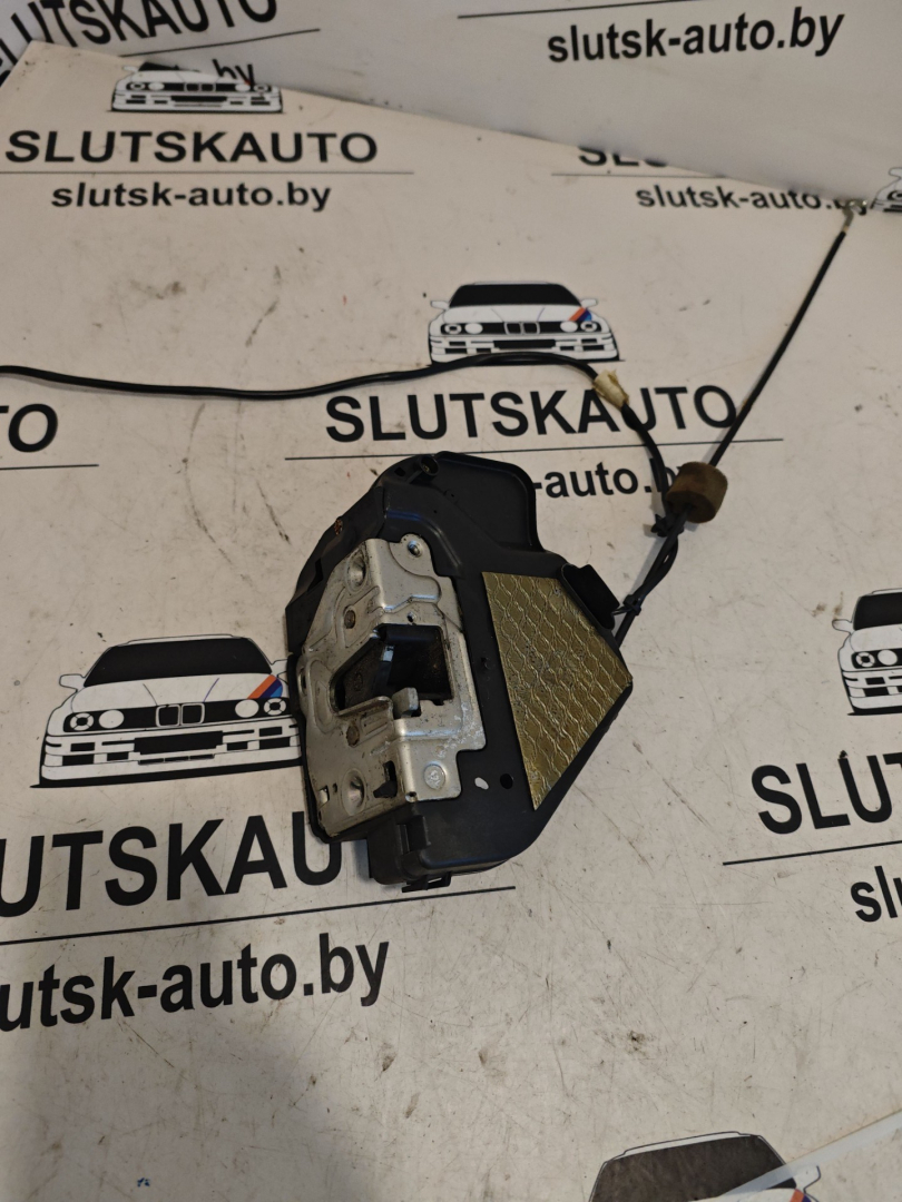 замок двери задней правой Mercedes-Benz E-Класс W211/S211 W211 2003, 2.7 л., дизель, 6МКПП, серебристый металлик, седан, задний привод - фото №1