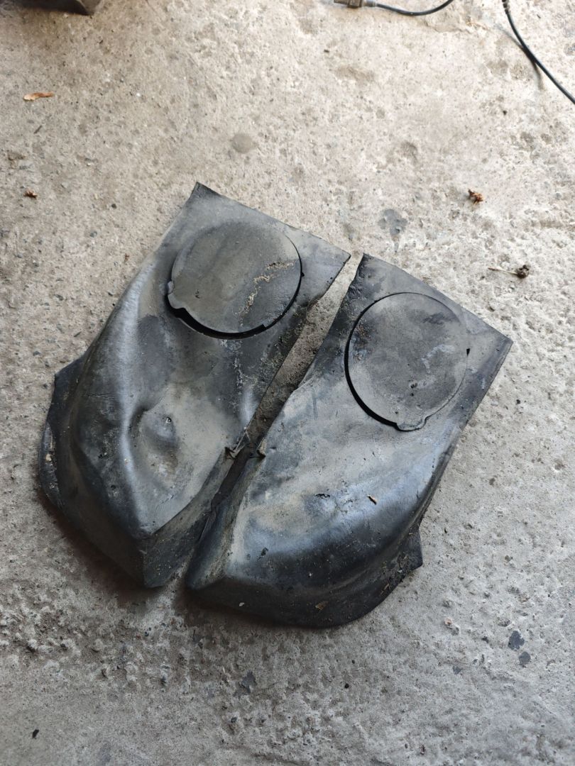 шумоизоляция двери задней Mercedes-Benz W124 1 поколение 1988, 3.0 л., дизель, 5МКПП, синий, седан, задний привод - фото №1