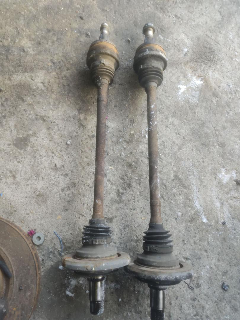 полуось задняя (приводной вал, ШРУС) Mercedes-Benz E-Класс W211/S211 S211 2005, 2.6 л., бензин, АКПП, серебристый металлик, универсал - фото №1