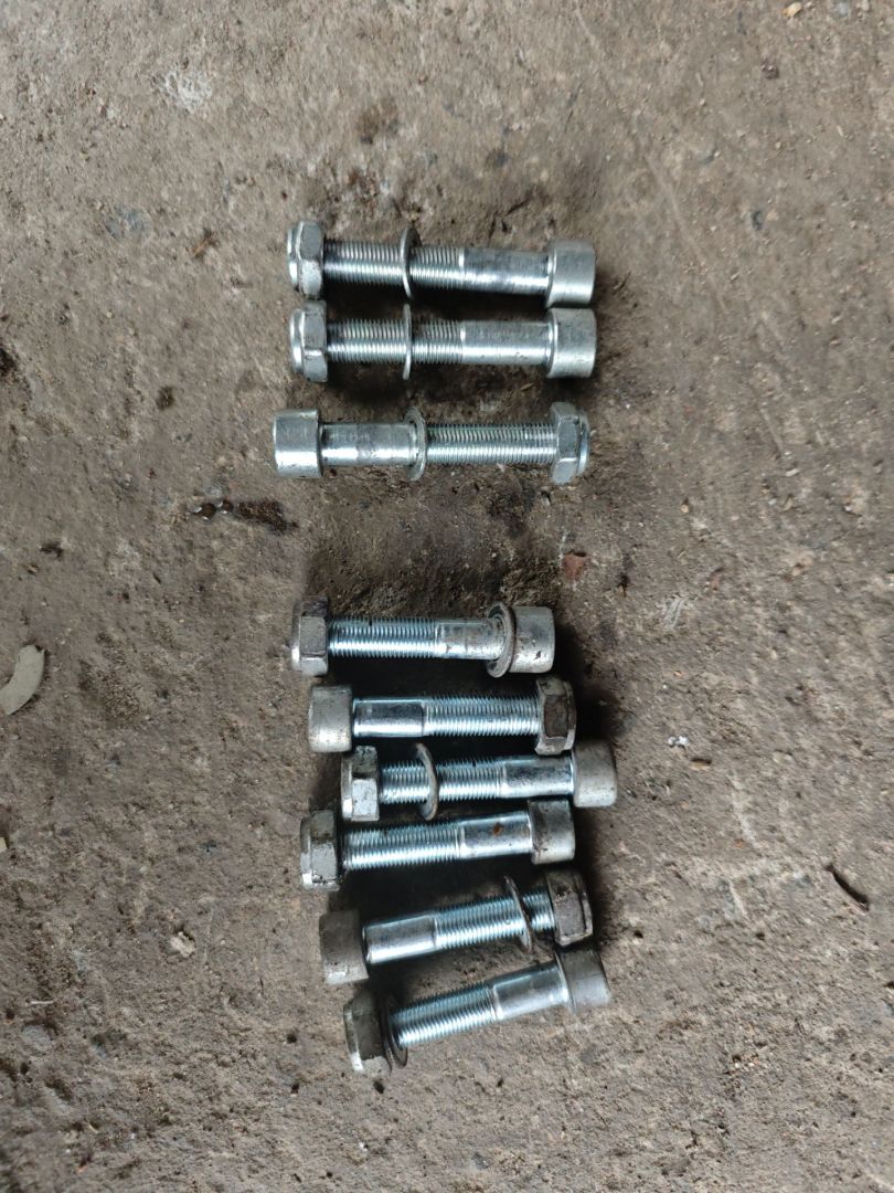 болт Mercedes-Benz W124 1 поколение 1988, 3.0 л., дизель, 5МКПП, синий, седан, задний привод - фото №1