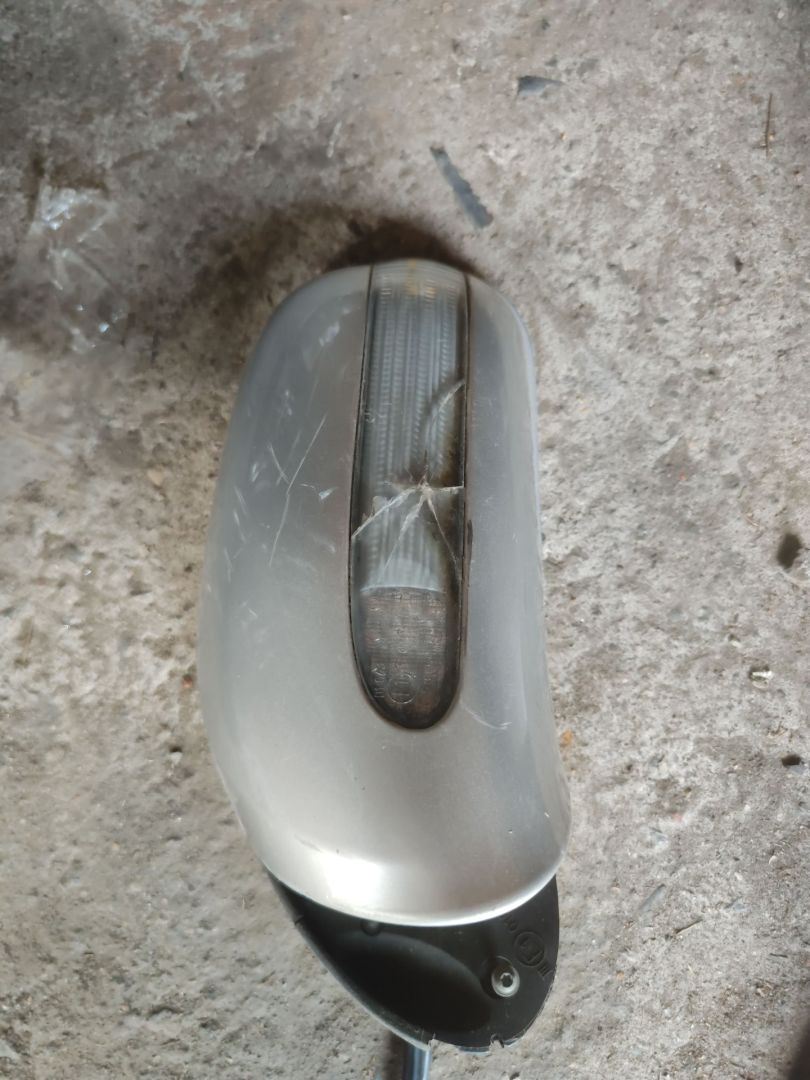 зеркало наружное левое Mercedes-Benz S-Класс W220 2002, 3.2 л., дизель, АКПП, серебристый металлик, седан, задний привод - фото №1