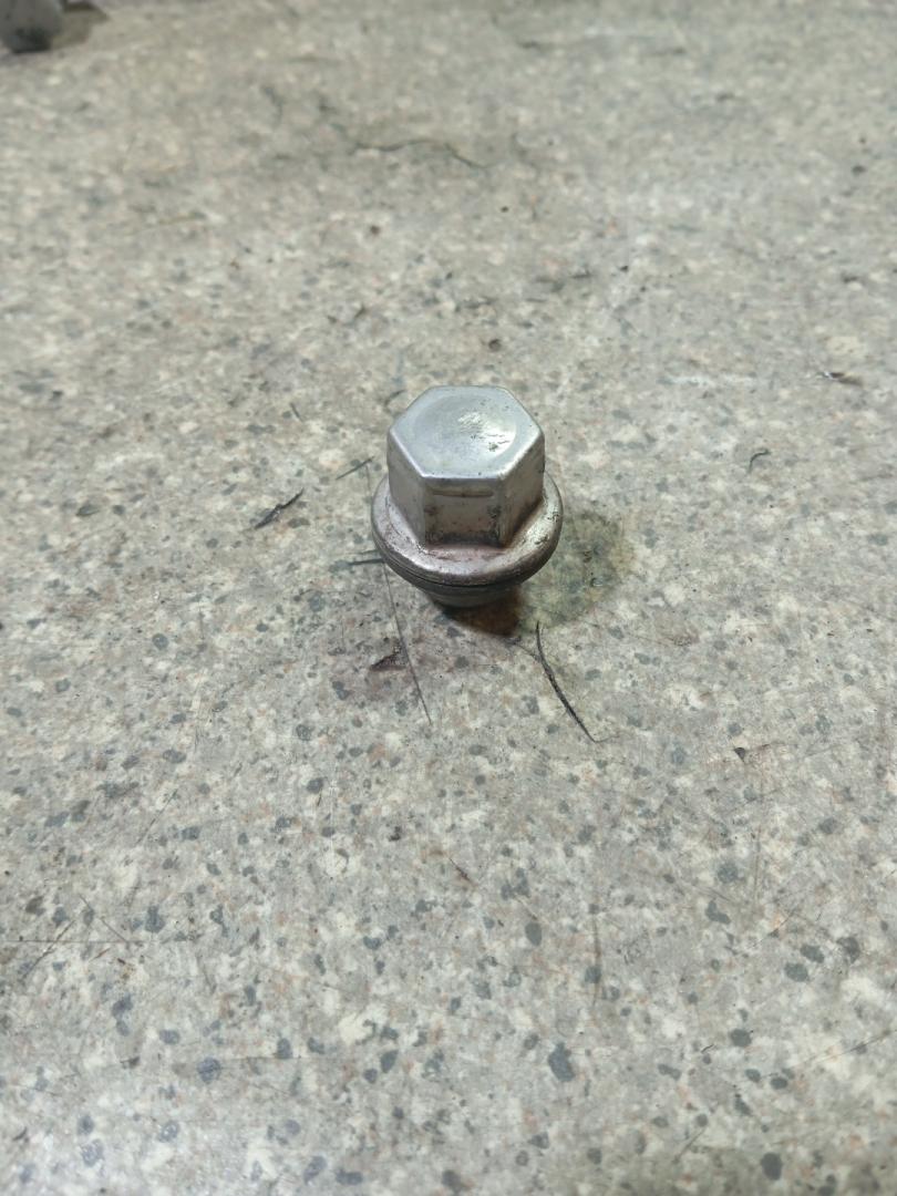 гайка колесная Ford Focus 3 поколение (2011 - 2015), 1.6 л., бензин - фото №1