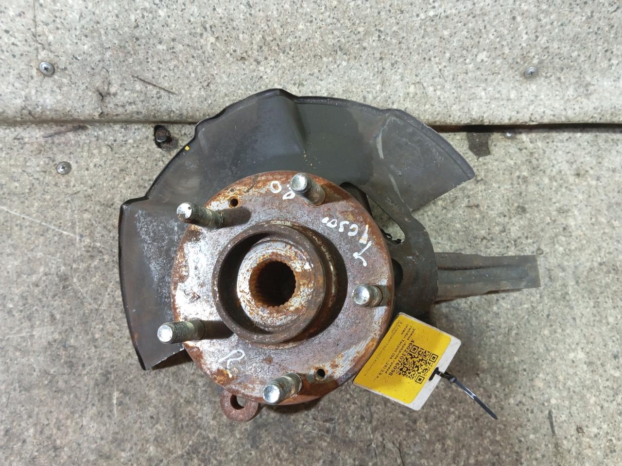 ступица передняя правая Hyundai Tucson 1 поколение (2004 - 2010), 2.0 л., бензин - фото №1