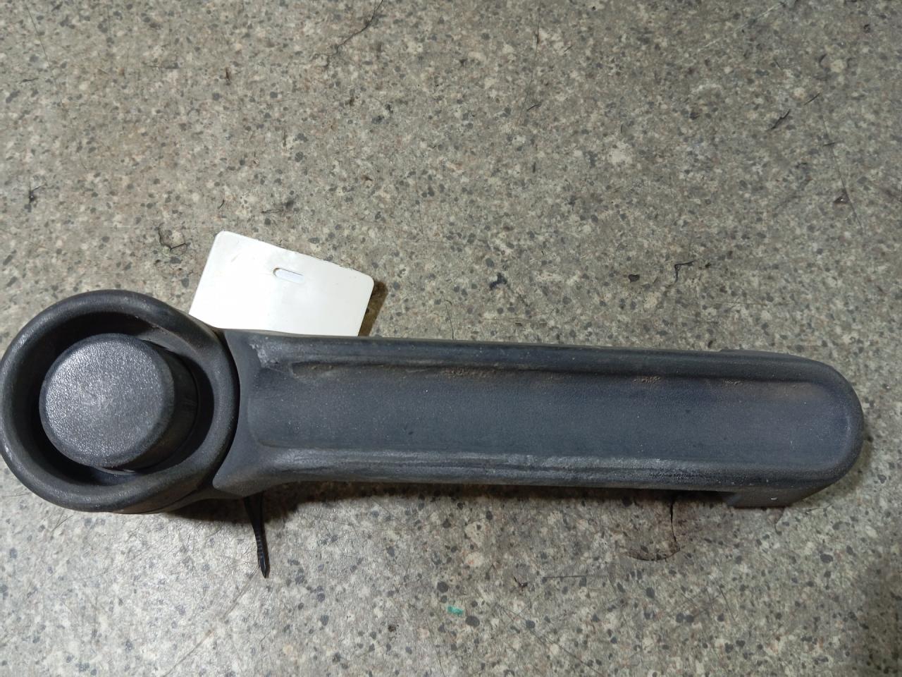 ручка наружная Dodge Nitro 1 поколение (2007 - 2010) - фото №1