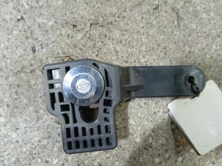 замок двери передней левой Dodge Nitro 1 поколение (2007 - 2010)