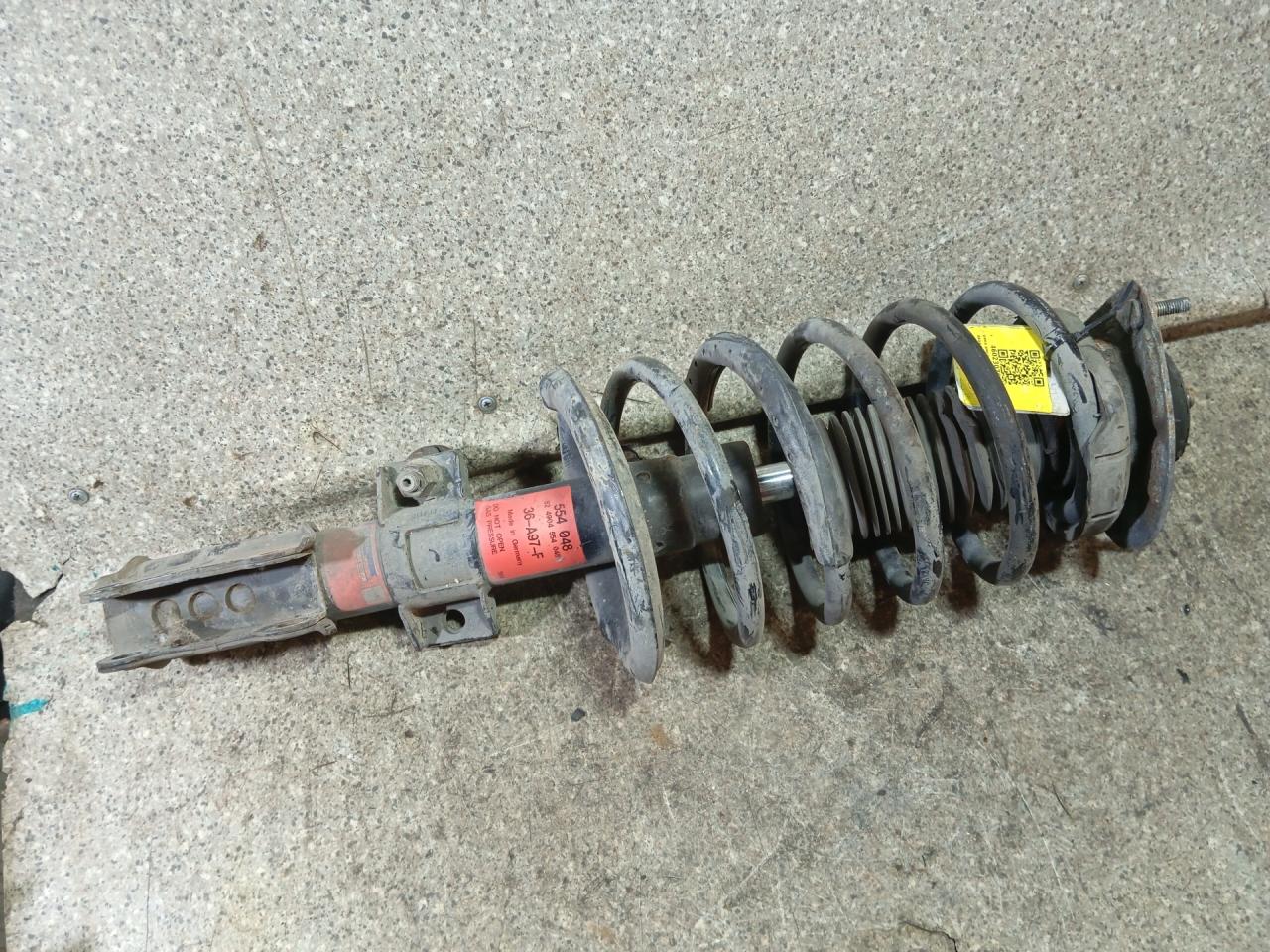 стойка передняя правая Volvo S60 1 поколение (2000 - 2004) - фото №1