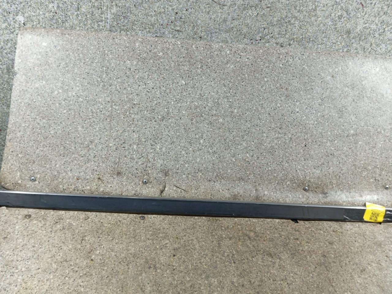 молдинг двери передней правой BMW 5 серия E39 (1995 - 2000) - фото №1