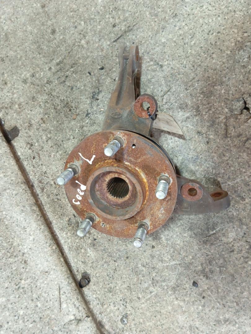 ступица передняя левая Kia Ceed 1 поколение (2007 - 2010) - фото №1