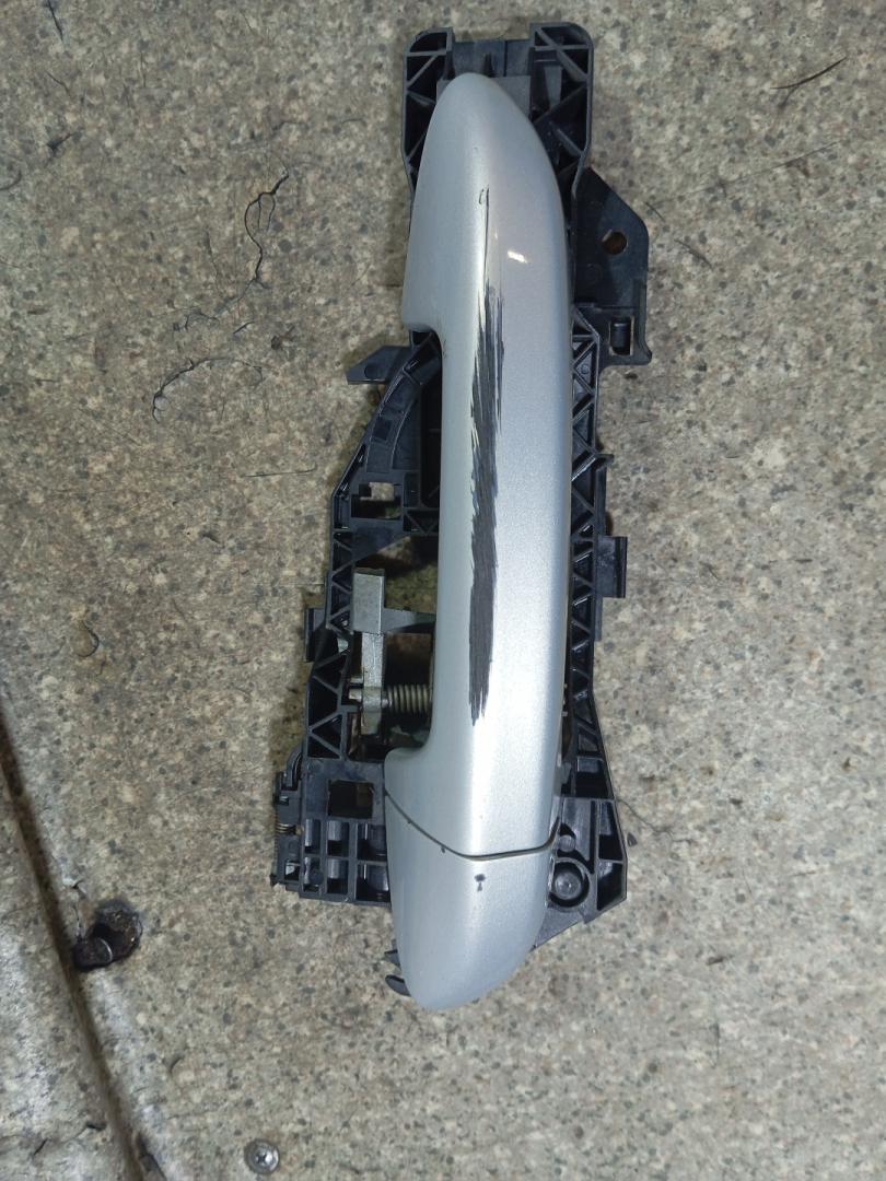 ручка наружная Volkswagen Passat B6 (2005 - 2010), седан - фото №1