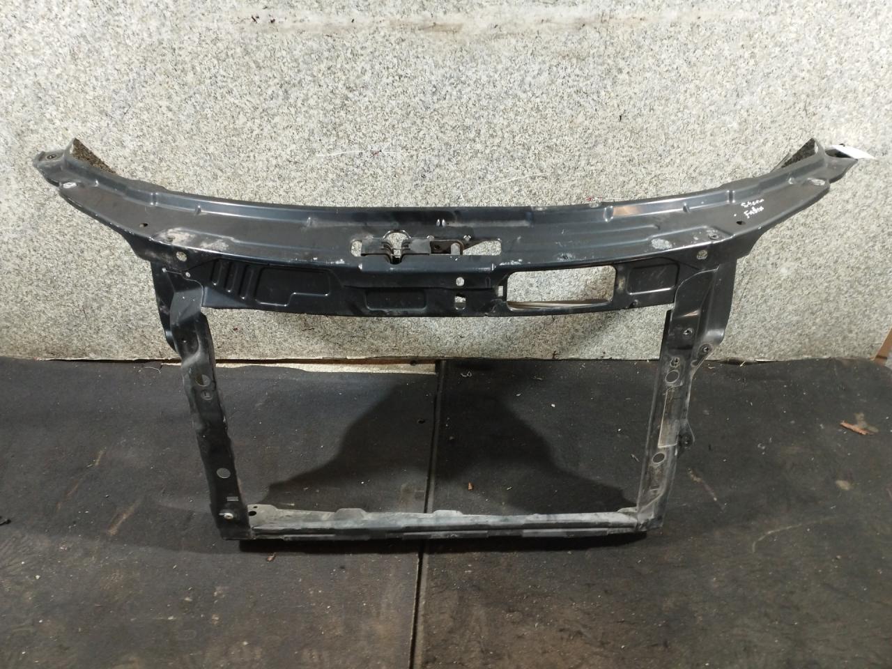 передняя панель крепления облицовки (телевизор) Skoda Fabia 1 поколение (6Y) (1999 - 2004) - фото №1